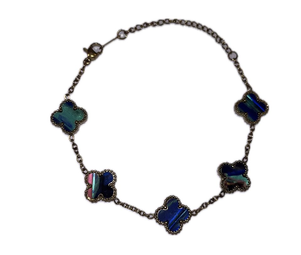 Holographic clove bracelet